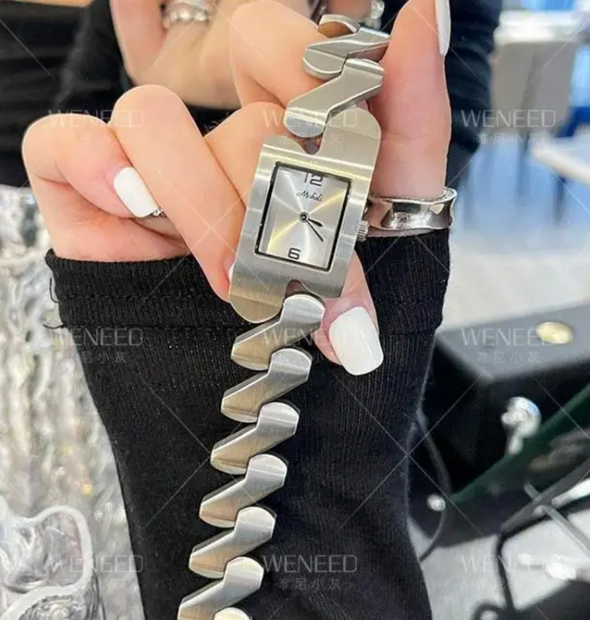 CRD -الساعة الراقية الفاخرة السويسرية